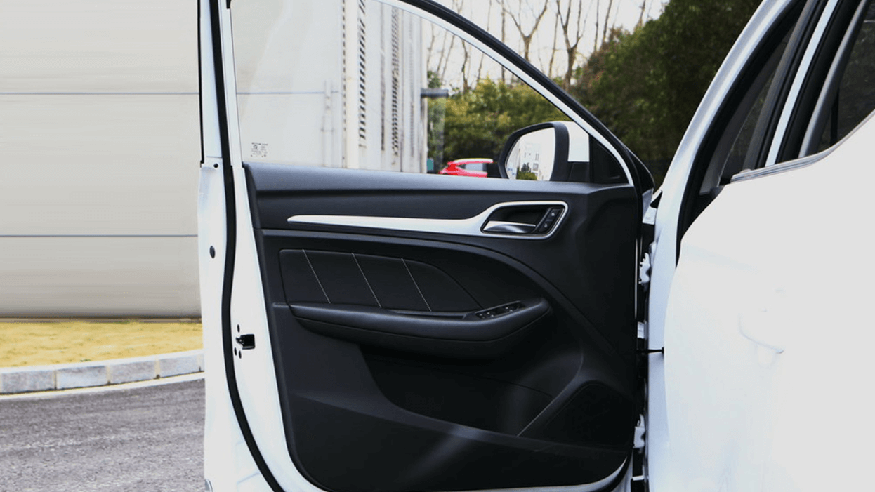 【鄭州】UN1600D1兩板機，生產MG名爵門板