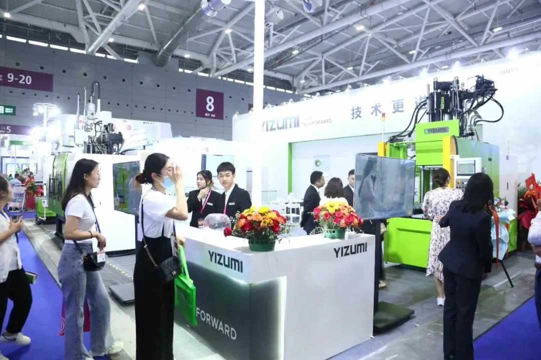 新品牌亮相CHINAPLAS 2023 | 伊之密橡膠機攜三款不同設(shè)計形態(tài)機型參展