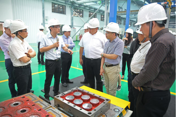 伊明模具正式投產(chǎn) english 201611182508.png