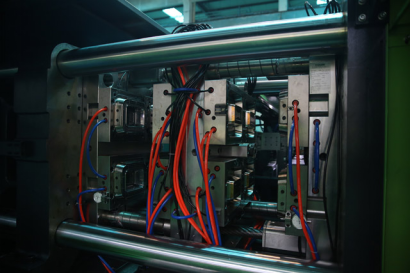 伊明模具正式投產(chǎn) english 201611184290.png